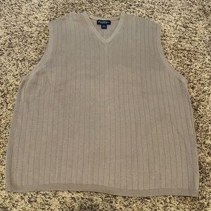 Brooks Brothers Men's V Neck Sweater Vest XL EUC Khaki Color
